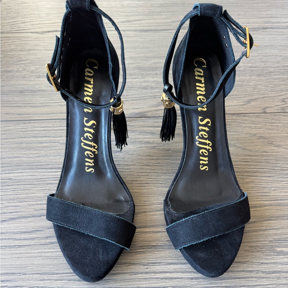 Black Suede 🖤 Heels w/Tassel